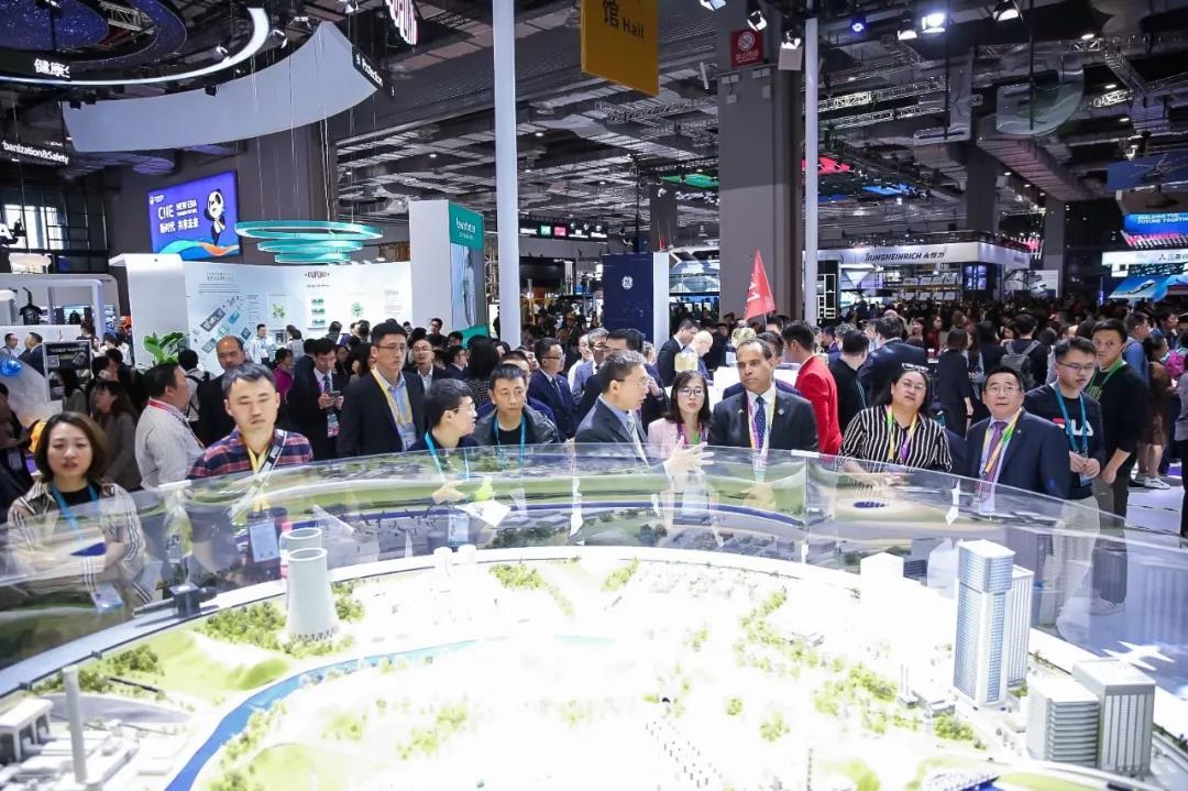 进博会丨能源合作“大戏”抢眼 进博会丨能源合作“大戏”抢眼