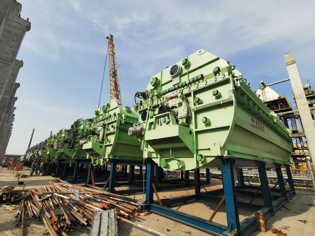 ˷ˣ򶫱ܳа˾ṹʯĿ12̨תĹ˻Բװɹ