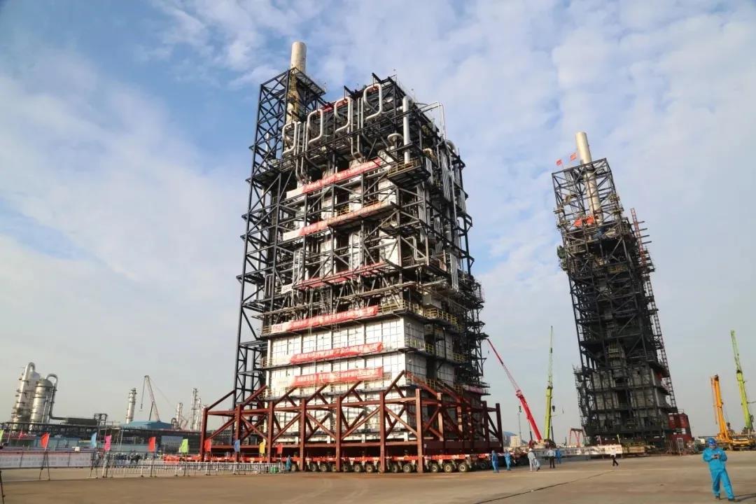 重大项目进展!全国首台整体模块化建设的乙烯裂解炉在古雷现场安装就位! 重大项目进展!全国首台整体模块化建设的乙烯裂解炉在古雷现场安装就位!