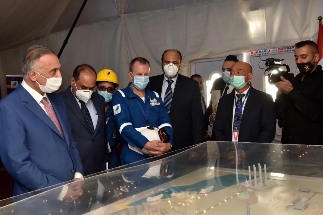 伊拉克总理视察BNGL项目,观摩脱甲烷塔吊装并发表讲话 伊拉克总理视察BNGL项目,观摩脱甲烷塔吊装并发表讲话