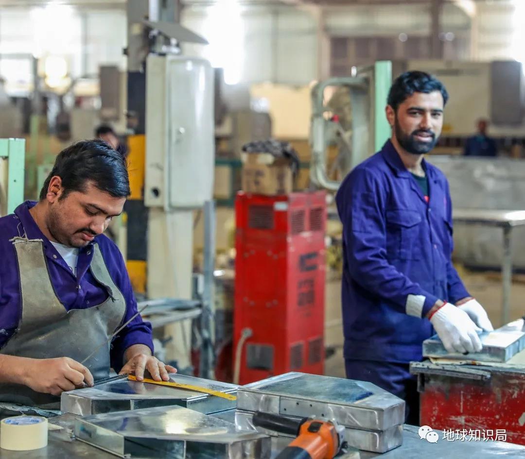 沙特,由奢入俭难 沙特,由奢入俭难