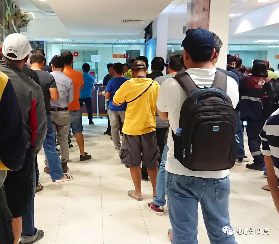 沙特,由奢入俭难 沙特,由奢入俭难