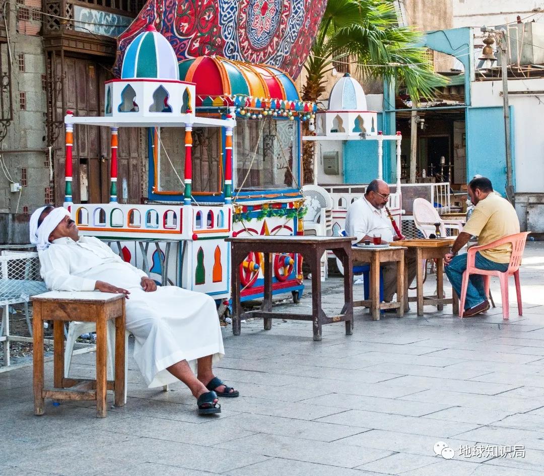 沙特,由奢入俭难 沙特,由奢入俭难