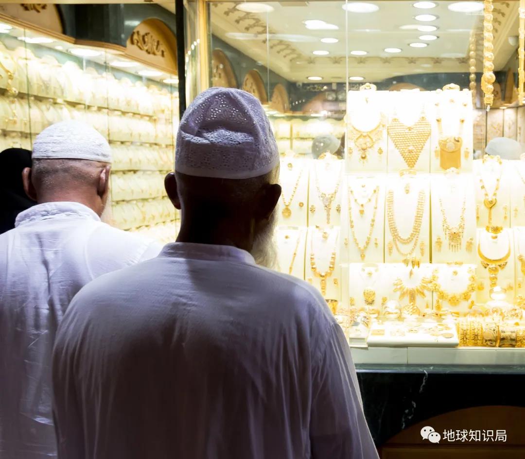 沙特,由奢入俭难 沙特,由奢入俭难