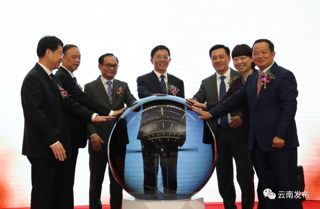 中老企业共同投资建设的老挝首个石油炼化项目一期工程投产 中老企业共同投资建设的老挝首个石油炼化项目一期工程投产