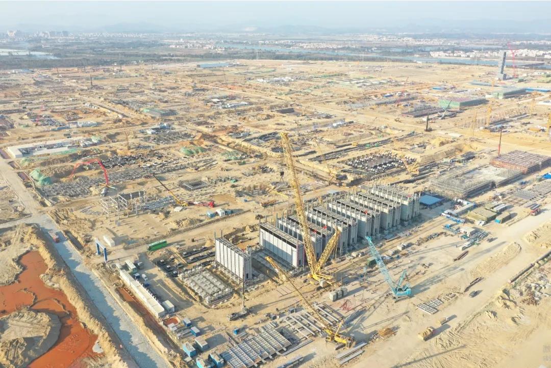 ѽ¯ҡ˾㶫ʯϩĿ촺ǰս