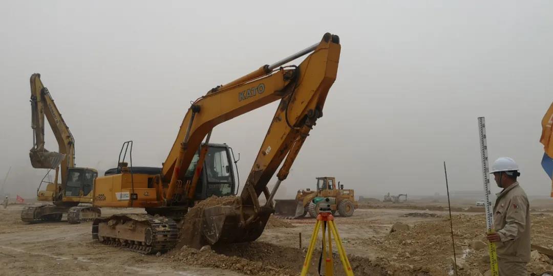 天辰公司广西华谊氯碱化工30万吨/年烧碱、 40万吨/年聚氯乙烯EPC总承包项目现场正式动土开工 天辰公司广西华谊氯碱化工30万吨/年烧碱、 40万吨/年聚氯乙烯EPC总承包项目现场正式动土开工