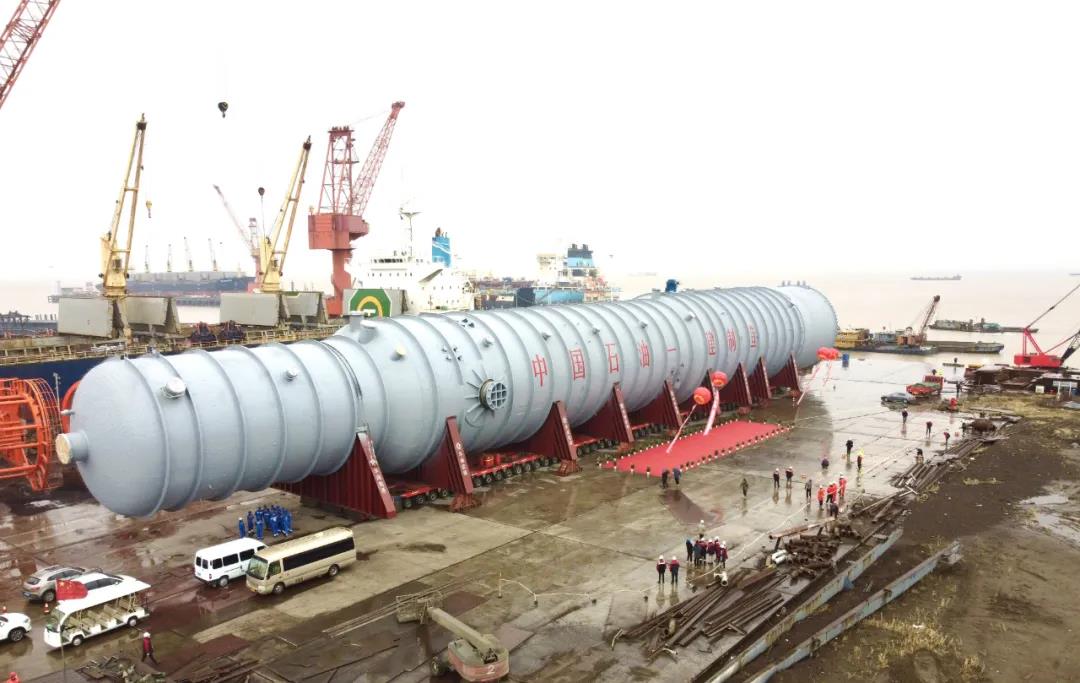 4000吨级“巨兽”乘风踏浪奔赴广东石化 4000吨级“巨兽”乘风踏浪奔赴广东石化