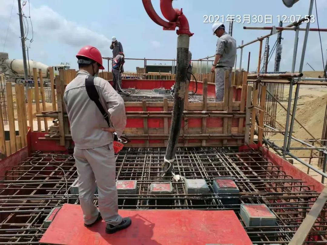 广东石化高密度聚乙烯项目开创国内挤压机设备基础整体浇筑先河 HQC 寰球工程 昨天 广东石化高密度聚乙烯项目开创国内挤压机设备基础整体浇筑先河 HQC 寰球工程 昨天