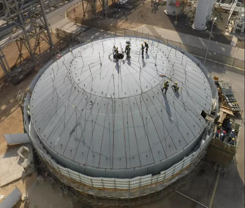 寰球公司沙特林德液氮低温储罐项目外罐顺利封顶 寰球公司沙特林德液氮低温储罐项目外罐顺利封顶