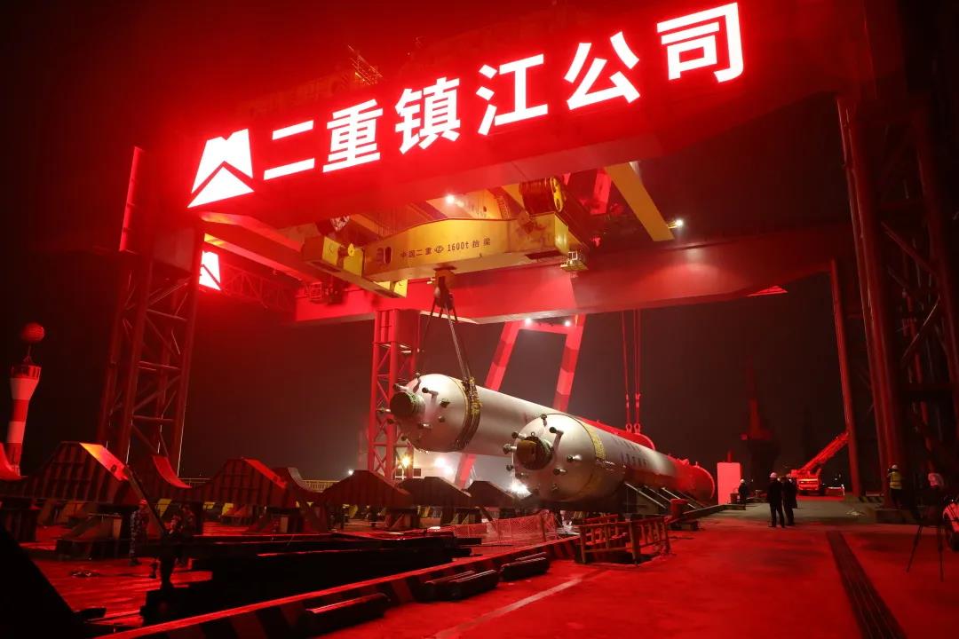 盛虹炼化项目两台加氢反应器顺利发运 盛虹炼化项目两台加氢反应器顺利发运