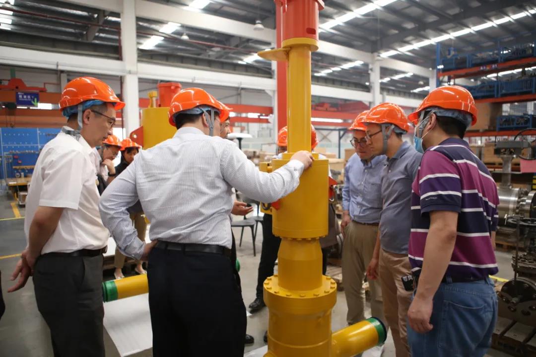 纽威石油制造的水下闸阀工程产品顺利通过验收审查 纽威石油制造的水下闸阀工程产品顺利通过验收审查