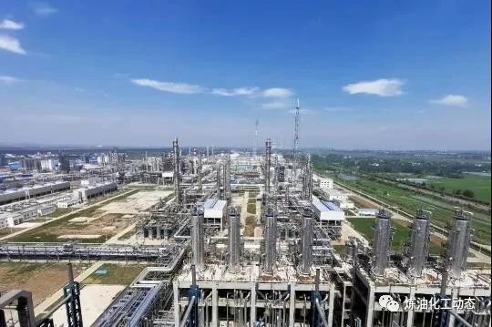 恒逸石化拟建110万吨新项目 恒逸石化拟建110万吨新项目
