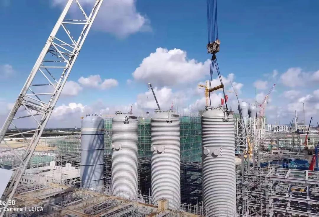 寰球公司广东石化项目:树立国内高密度聚乙烯装置反应器安装新的里程碑 寰球公司广东石化项目:树立国内高密度聚乙烯装置反应器安装新的里程碑