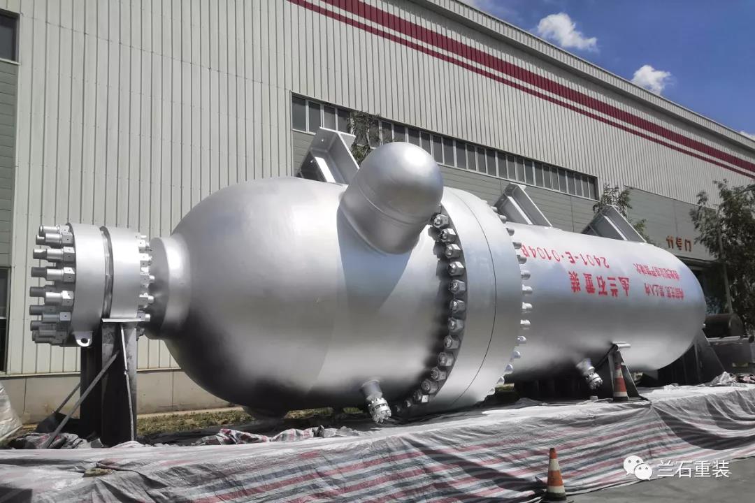 兰石重装成功研制大直径加氢裂化退壳式高压换热器 兰石重装成功研制大直径加氢裂化退壳式高压换热器