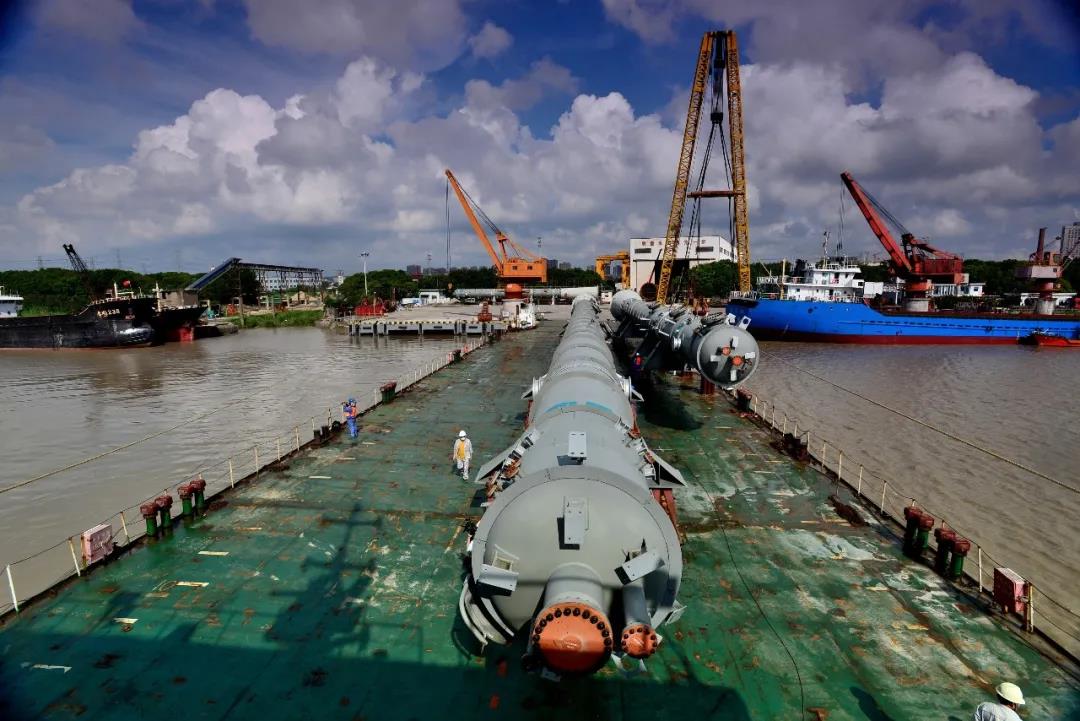 扬帆出海,公司交付俄罗斯AGCC项目四台塔器 扬帆出海,公司交付俄罗斯AGCC项目四台塔器