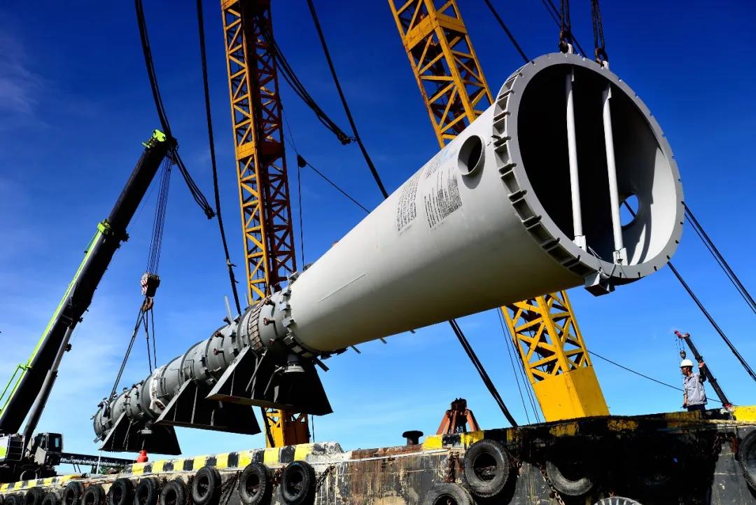 扬帆出海,公司交付俄罗斯AGCC项目四台塔器 扬帆出海,公司交付俄罗斯AGCC项目四台塔器