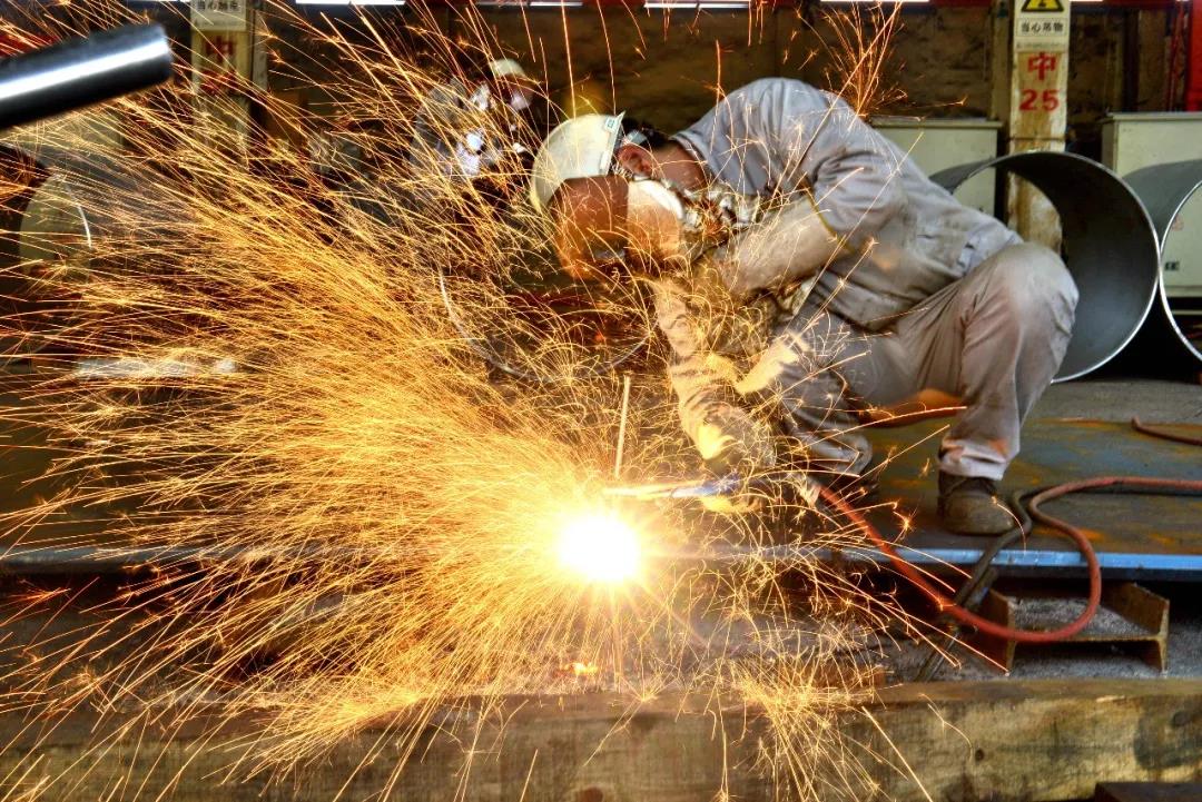 扬帆出海,公司交付俄罗斯AGCC项目四台塔器 扬帆出海,公司交付俄罗斯AGCC项目四台塔器