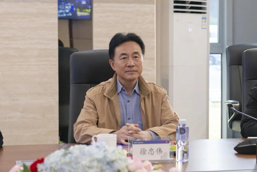 中控技术与上海华谊三爱富新材料有限公司签订战略合作协议 中控技术与上海华谊三爱富新材料有限公司签订战略合作协议