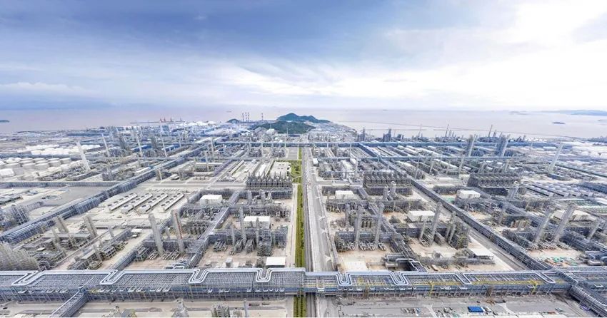 人民网首页:浙江自贸区舟山片区建设油气全产业链 稳步迈向三个“1亿吨” 人民网首页:浙江自贸区舟山片区建设油气全产业链 稳步迈向三个“1亿吨”