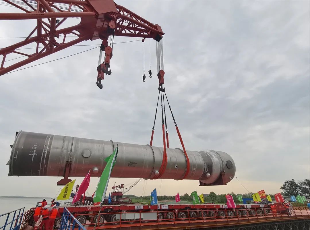 中石化炼化工程起运公司解“化工围江”困境,助绿色发展 中石化炼化工程起运公司解“化工围江”困境,助绿色发展