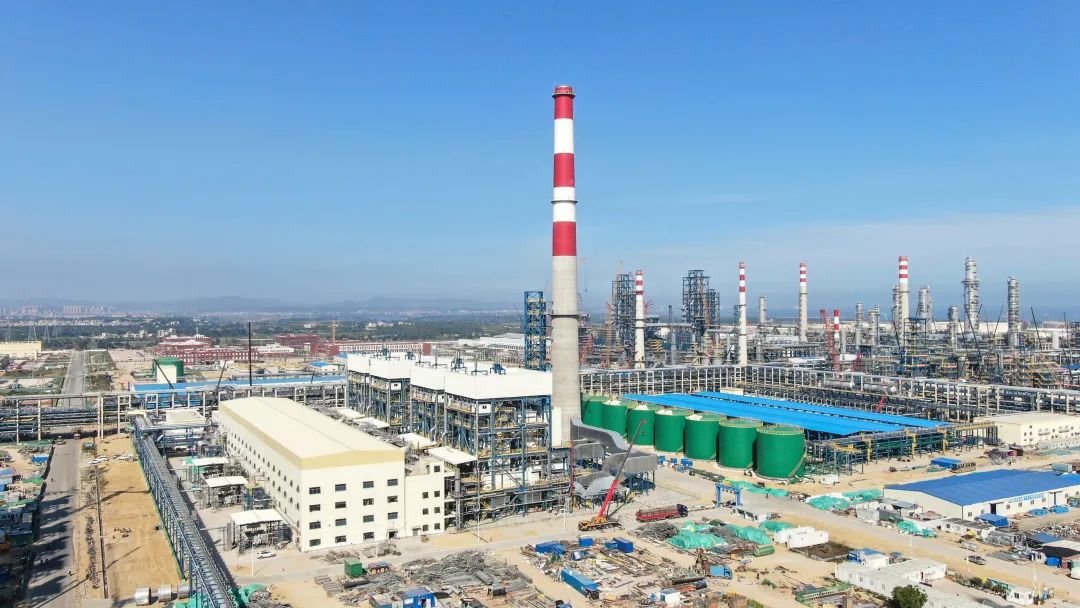 寰球工程公司广东石化动力中心1#锅炉点火成功 寰球工程公司广东石化动力中心1#锅炉点火成功