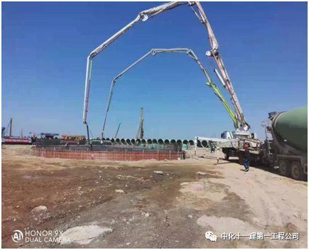 苯乙烯装置第一个罐基础大体积混凝土浇筑完成 苯乙烯装置第一个罐基础大体积混凝土浇筑完成