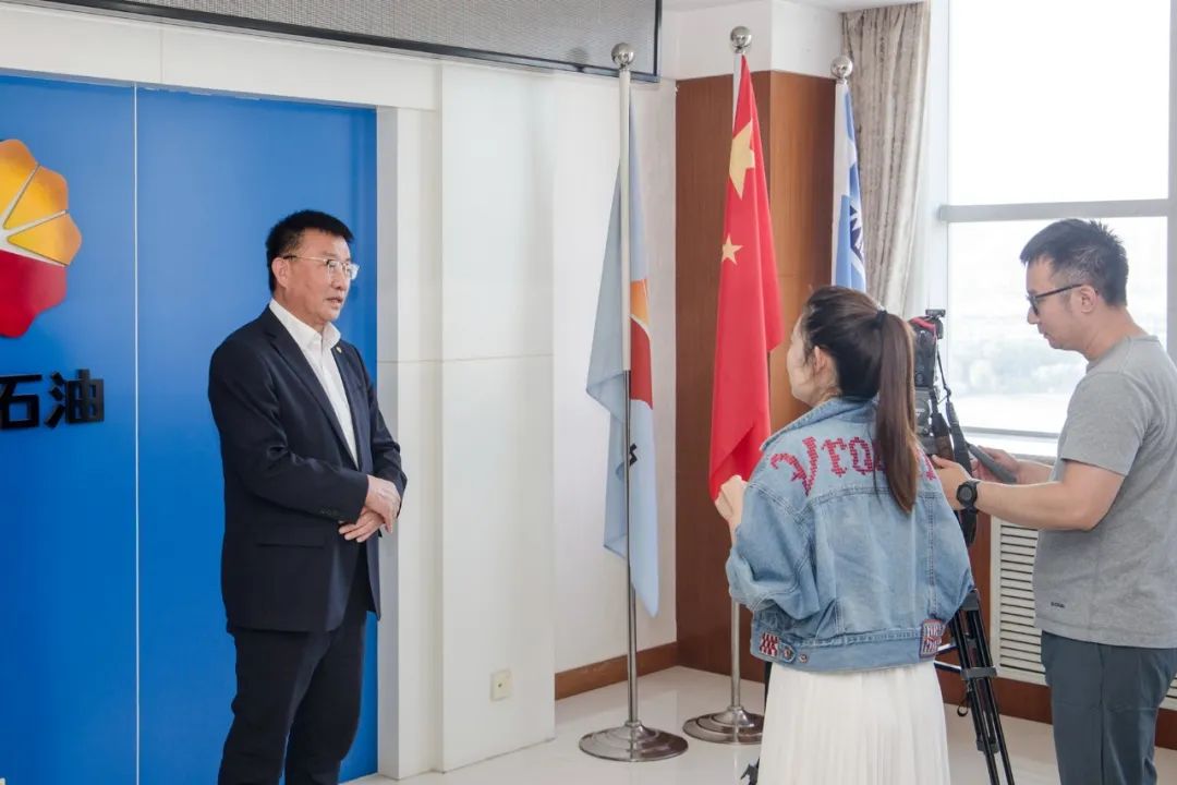 新华社记者来宝石机械采访 新华社记者来宝石机械采访