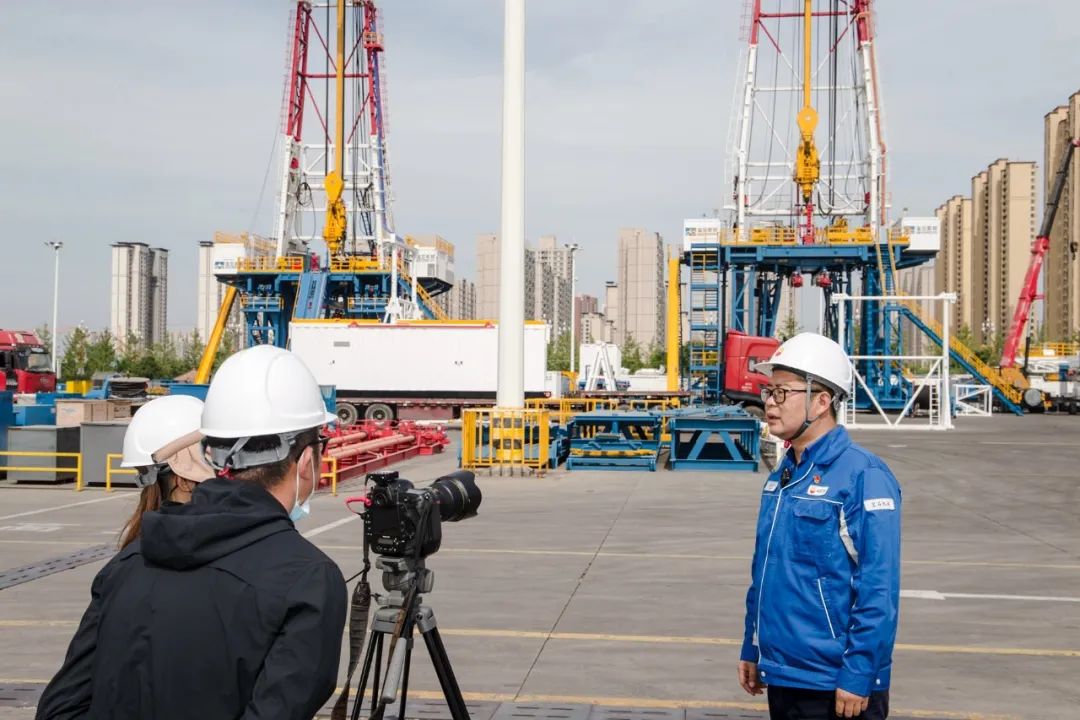 新华社记者来宝石机械采访 新华社记者来宝石机械采访