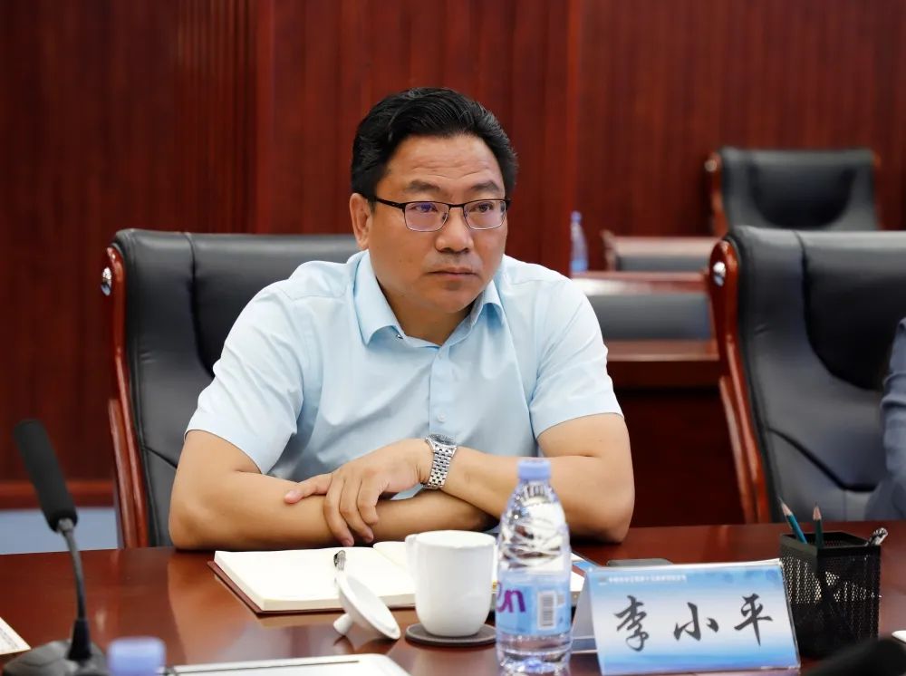 李小平会见中海油石化工程有限公司董事长李德强 李小平会见中海油石化工程有限公司董事长李德强