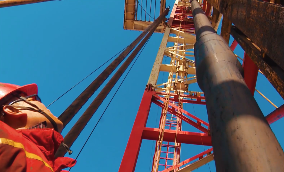 超越“地下珠峰”!中国石油首口设计超9000米深井开钻 超越“地下珠峰”!中国石油首口设计超9000米深井开钻