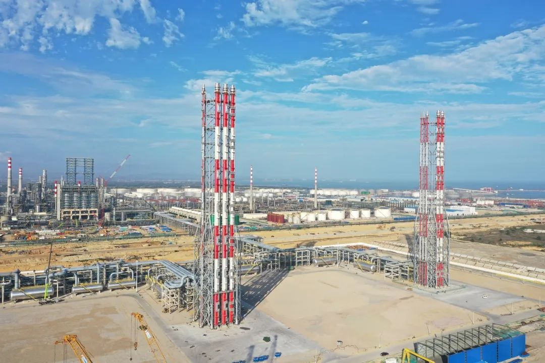 决战·广东石化 | 高架火炬系统和汽油成品罐区等7个主项单元同日中交 决战·广东石化 | 高架火炬系统和汽油成品罐区等7个主项单元同日中交