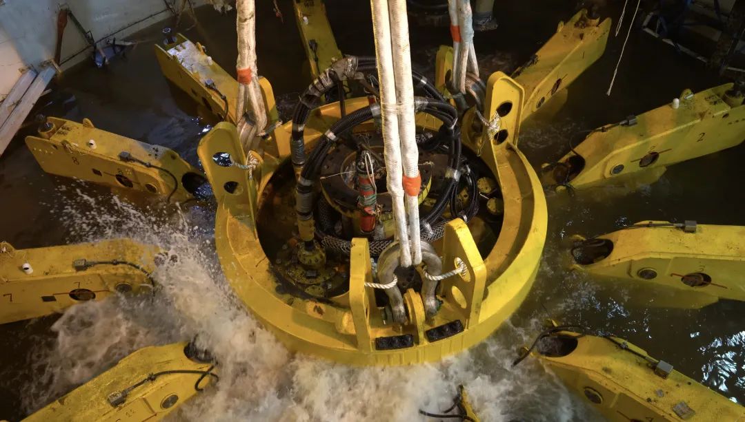 海油发展采油服务公司团队为我国首次自主解脱FPSO立新功 海油发展采油服务公司团队为我国首次自主解脱FPSO立新功