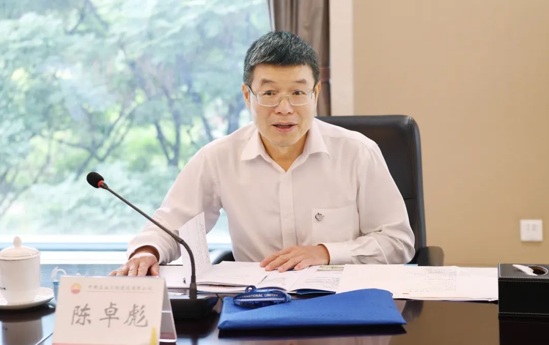 中油工程公司执行董事、党委书记李小宁会见中国海洋石油国际有限公司总工程师连吉弘、乌干达公司总裁陈卓彪一行 中油工程公司执行董事、党委书记李小宁会见中国海洋石油国际有限公司总工程师连吉弘、乌干达公司总裁陈卓彪一行