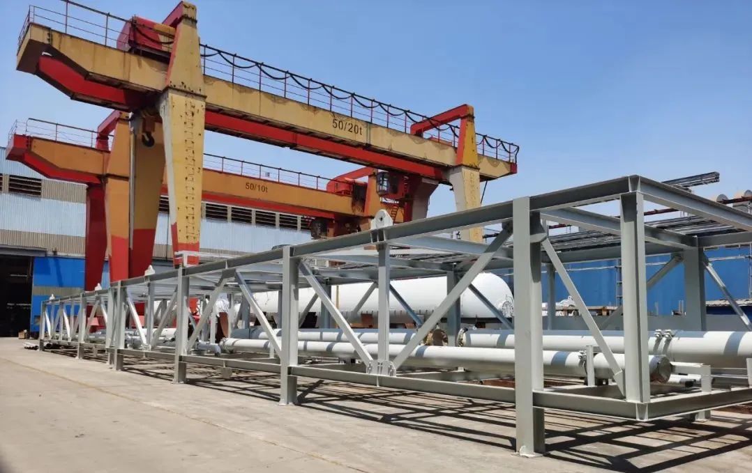 中油工程建设公司首个国内整体预制海外管廊钢结构模块顺利发运 中油工程建设公司首个国内整体预制海外管廊钢结构模块顺利发运