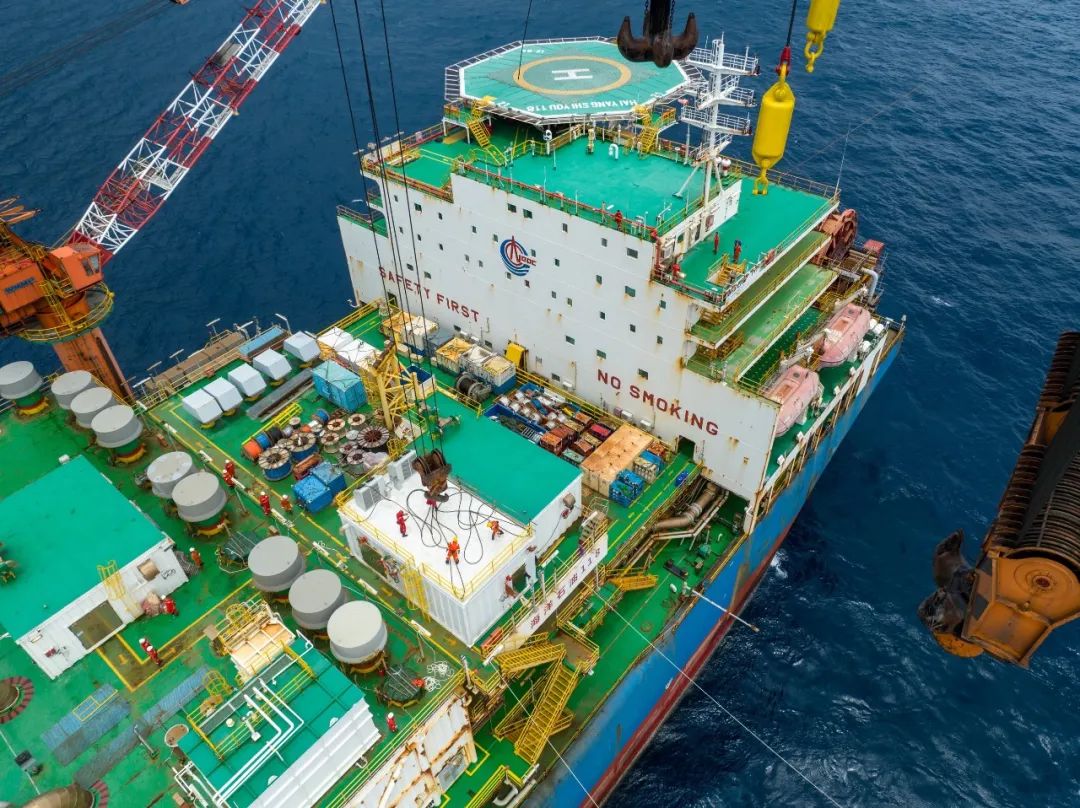 海油工程完成南海首次FPSO大型模块吊装就位 海油工程完成南海首次FPSO大型模块吊装就位