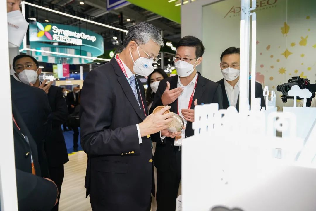 共“进”五年,共享“中国机遇”!中国中化进博会采购金额超百亿美元 共“进”五年,共享“中国机遇”!中国中化进博会采购金额超百亿美元