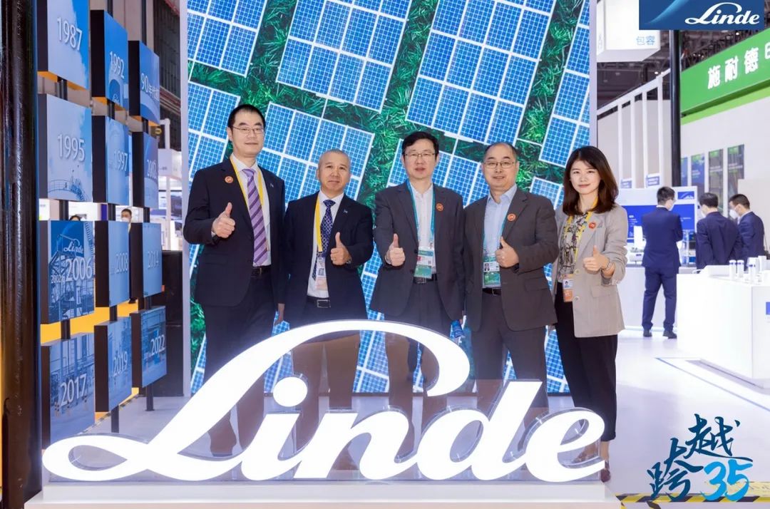 阳光华谊集团参加第五届进博会上海交易团国资分团集中签约 阳光华谊集团参加第五届进博会上海交易团国资分团集中签约