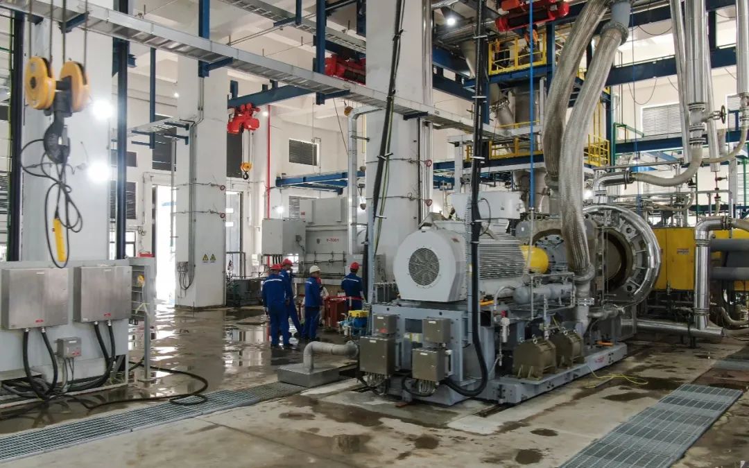 中国石油最大全密度聚乙烯装置产出合格颗粒 中国石油最大全密度聚乙烯装置产出合格颗粒