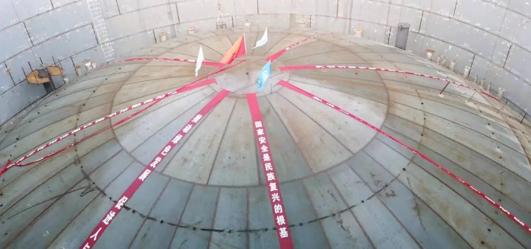 寰球工程公司贵阳LNG项目储罐一次升顶成功 寰球工程公司贵阳LNG项目储罐一次升顶成功