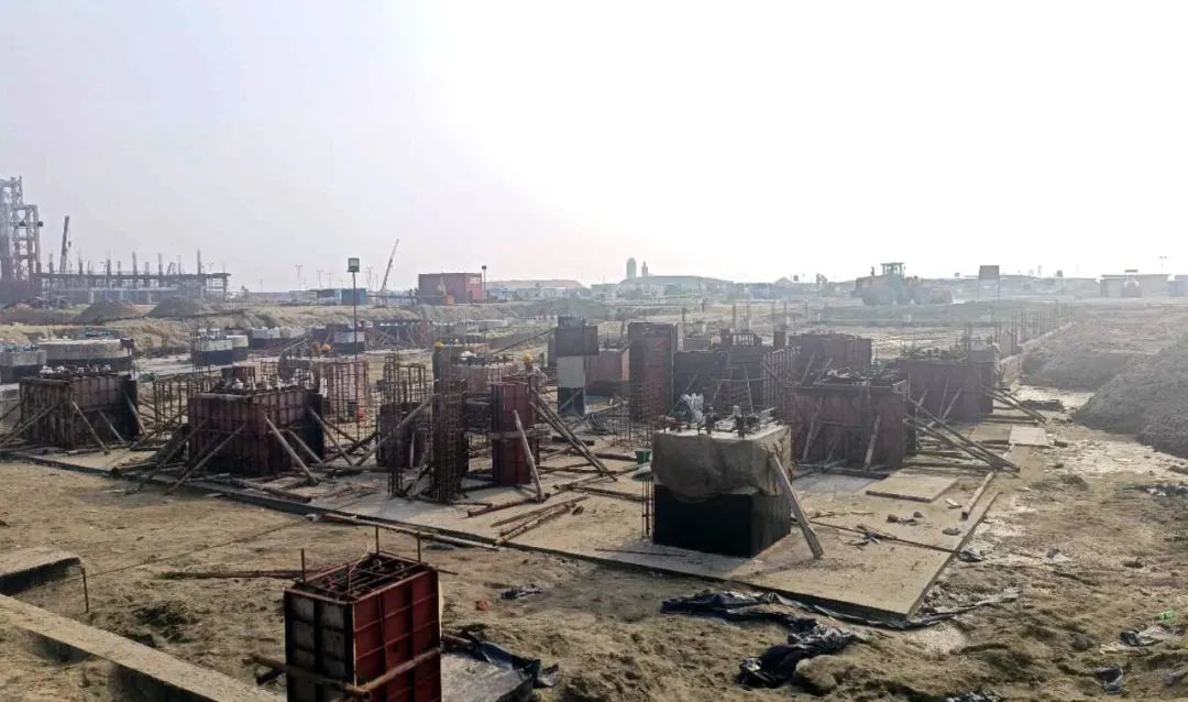 大干快上保进度 抢抓施工黄金期 大干快上保进度 抢抓施工黄金期