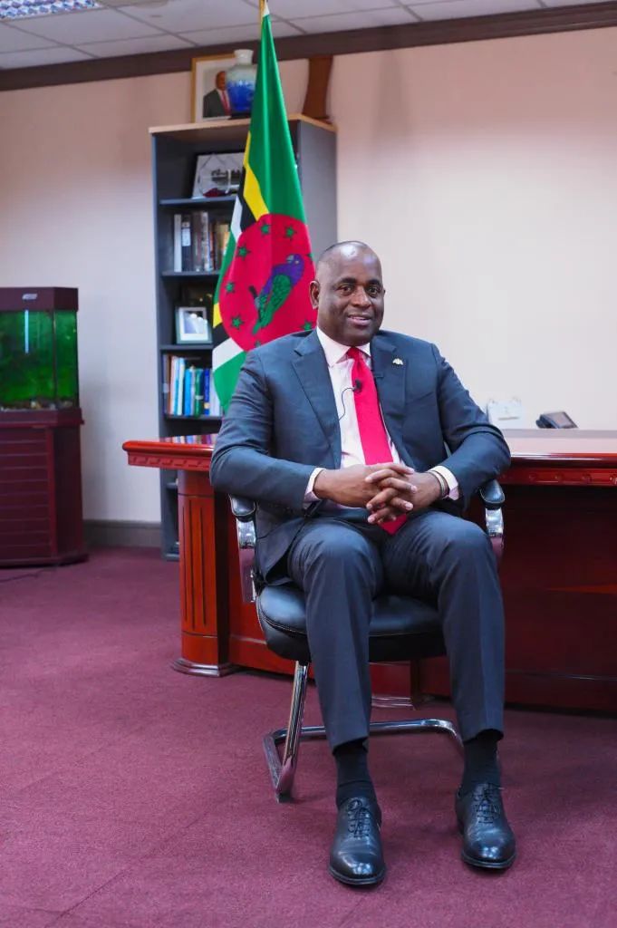 高端访谈|“中国是多米尼克的全天候朋友”——访多米尼克总理斯凯里特 高端访谈|“中国是多米尼克的全天候朋友”——访多米尼克总理斯凯里特