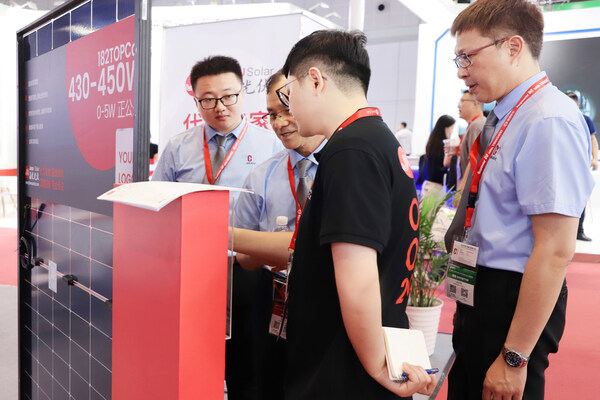 20GW专注代工,晶优光伏灵活定制模式耀眼亮相SNEC 2024 20GW专注代工,晶优光伏灵活定制模式耀眼亮相SNEC 2024